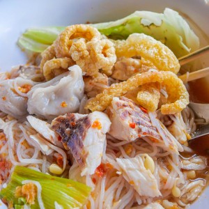 Mr. Tou Spicy Ginger Khao poon