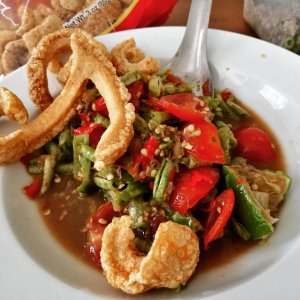 Tum Mak Thoua (Long green beans spicy salad)