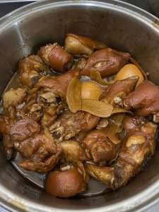 Pig feet stew
