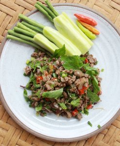 Larp Ped (minced duck spicy salad)