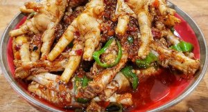 Spicy Stir-Fried Chicken Feet - Lao street food