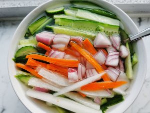Pickled mixed vegetables