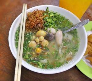 Khaopiek Gai Nguang (soupe de nouilles à la dinde)